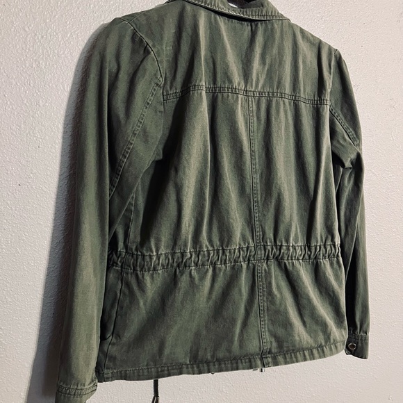 Small Olive Green Layered Jacket - Picture 5 of 6